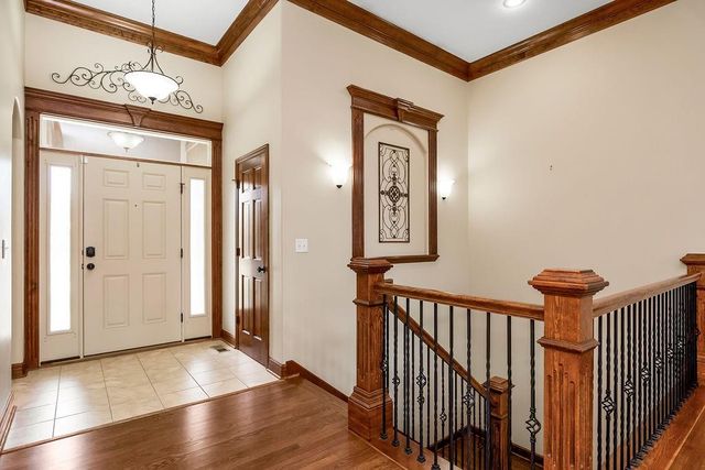 2004 NE 197th Court, Smithville, MO 64089