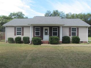 200 Tarpley Ave, Cornersville, TN 37047