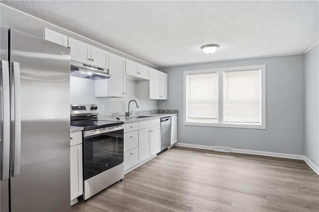9622 Linwood Boulevard, Independence, MO 64052