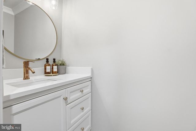 661 N ARMISTEAD ST, Alexandria, VA 22312