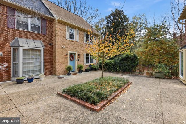 661 N ARMISTEAD ST, Alexandria, VA 22312