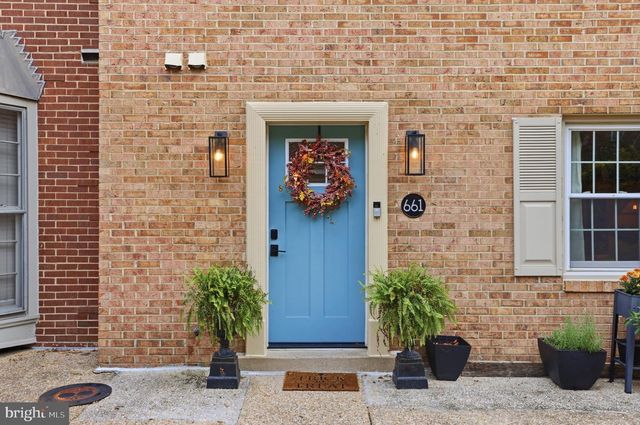 661 N ARMISTEAD ST, Alexandria, VA 22312