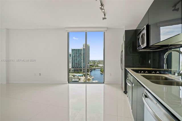 31 SE 6 St 2201, Miami, FL 33131