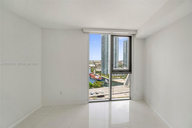 31 SE 6 St 2201, Miami, FL 33131