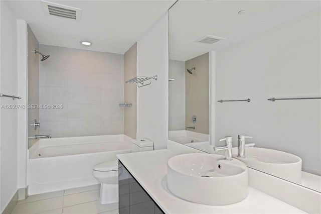 31 SE 6 St 2201, Miami, FL 33131