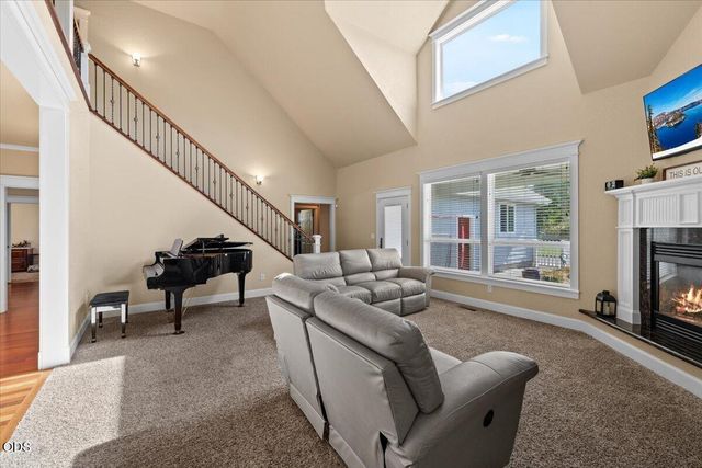 928 Buck Point Street, Central Point, OR 97502