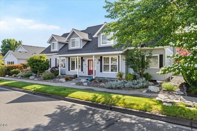 928 Buck Point Street, Central Point, OR 97502