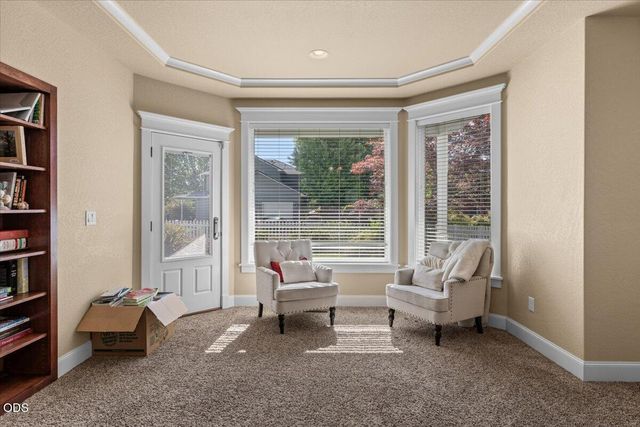 928 Buck Point Street, Central Point, OR 97502