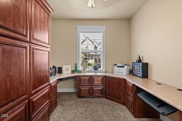 928 Buck Point Street, Central Point, OR 97502