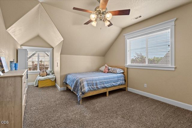 928 Buck Point Street, Central Point, OR 97502