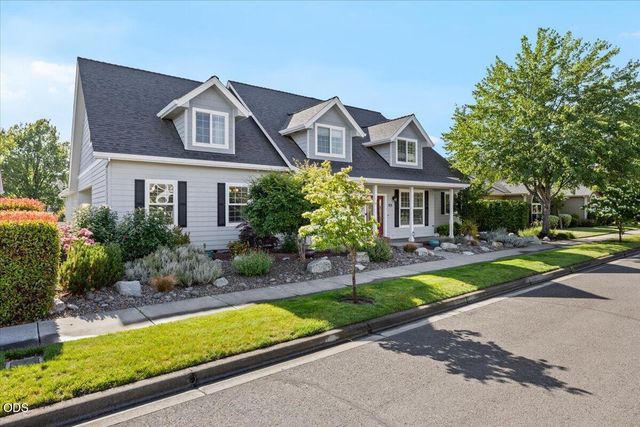 928 Buck Point Street, Central Point, OR 97502