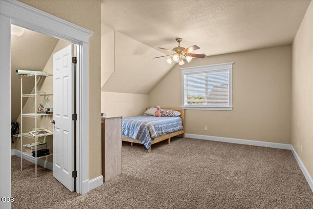 928 Buck Point Street, Central Point, OR 97502