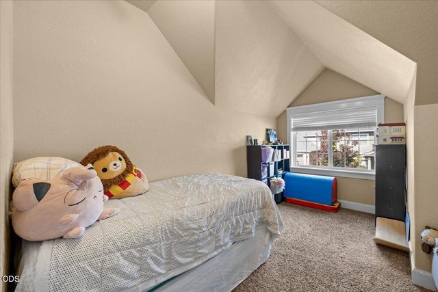 928 Buck Point Street, Central Point, OR 97502