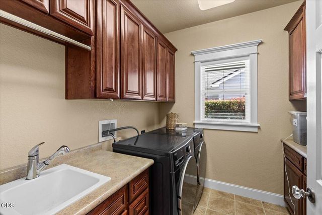 928 Buck Point Street, Central Point, OR 97502