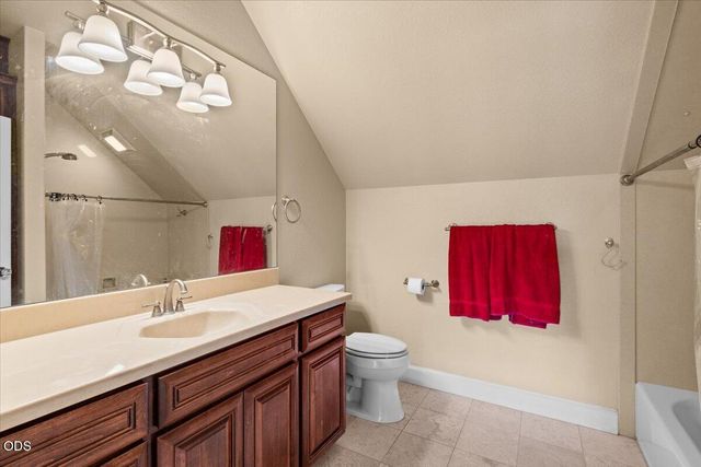 928 Buck Point Street, Central Point, OR 97502