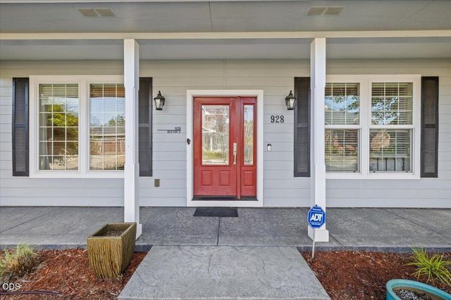 928 Buck Point Street, Central Point, OR 97502