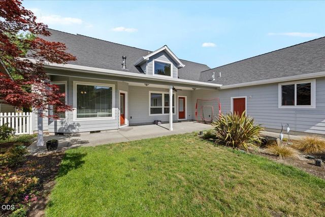 928 Buck Point Street, Central Point, OR 97502