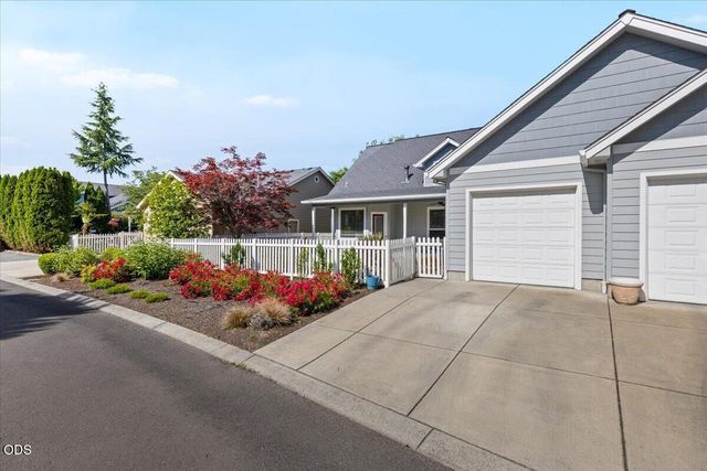 928 Buck Point Street, Central Point, OR 97502