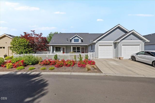 928 Buck Point Street, Central Point, OR 97502