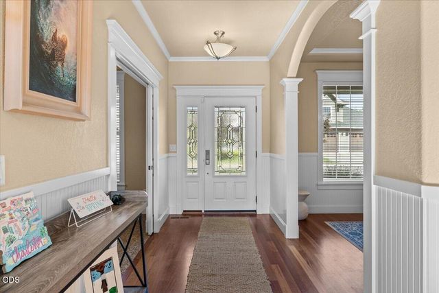 928 Buck Point Street, Central Point, OR 97502