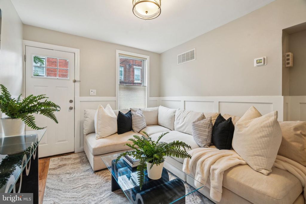 1229 DAY STREET, Philadelphia, PA 19125