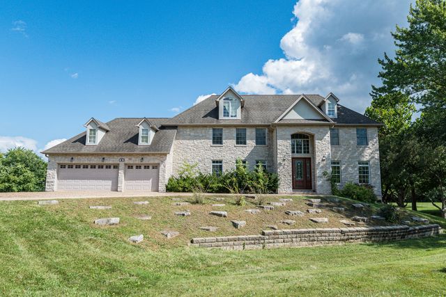 6 Orchard Lane, Hawthorn Woods, IL 60047