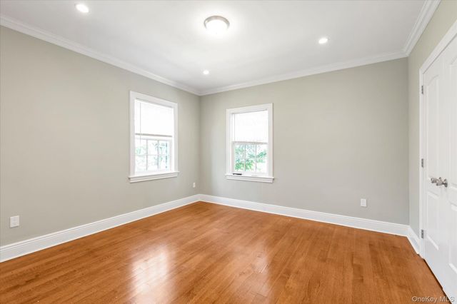 240-02 Poplar Street, Douglaston, NY 11363