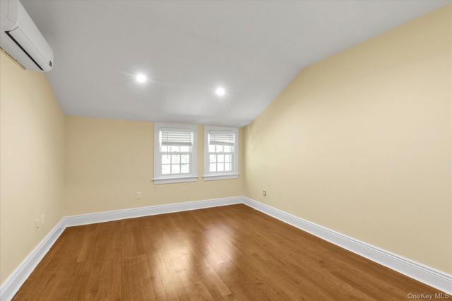 240-02 Poplar Street, Douglaston, NY 11363