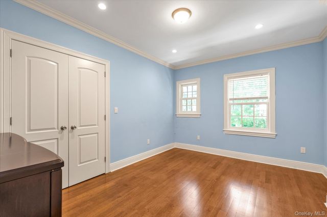240-02 Poplar Street, Douglaston, NY 11363