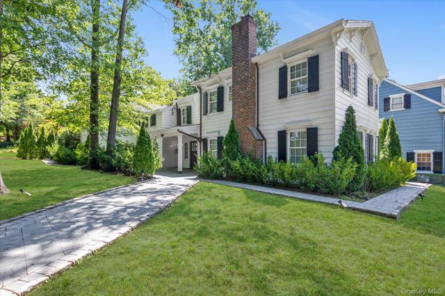 240-02 Poplar Street, Douglaston, NY 11363