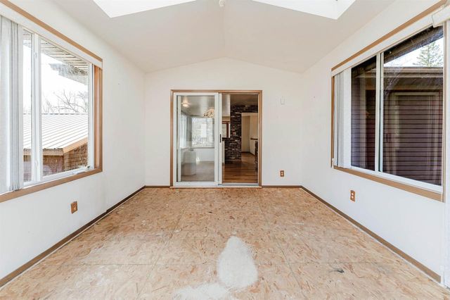 8480 SHIRLEY COURT, Winneconne, WI 54986