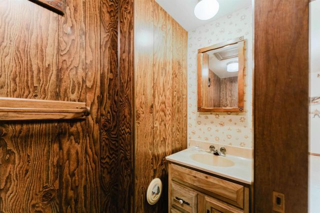 8480 SHIRLEY COURT, Winneconne, WI 54986