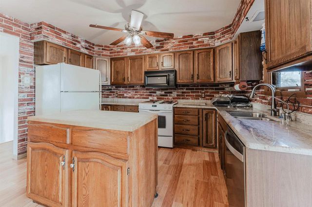 8480 SHIRLEY COURT, Winneconne, WI 54986