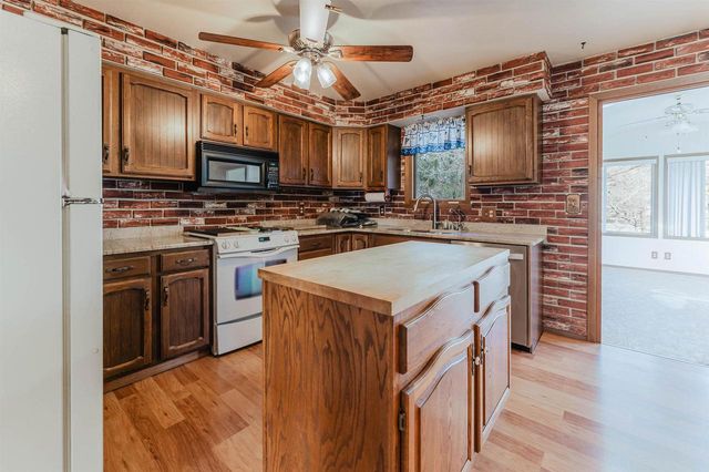 8480 SHIRLEY COURT, Winneconne, WI 54986