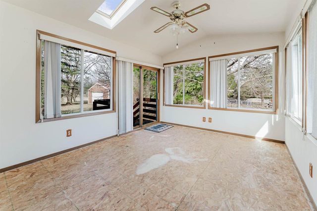 8480 SHIRLEY COURT, Winneconne, WI 54986