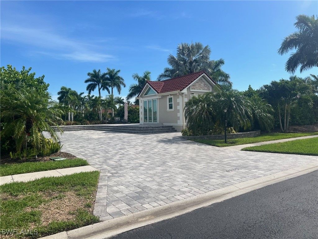 4735 Southern Breeze DR, Naples, FL 34114