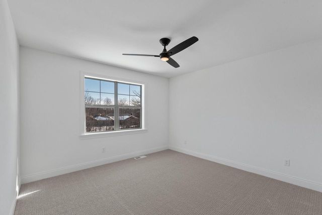 W192N5437 Red Crown LANE, Menomonee Falls, WI 53051