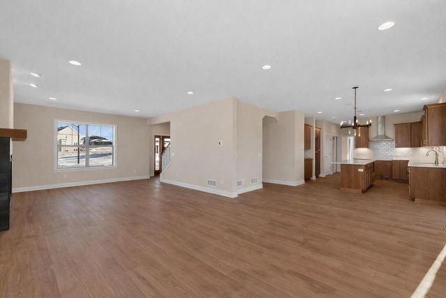 W192N5437 Red Crown LANE, Menomonee Falls, WI 53051