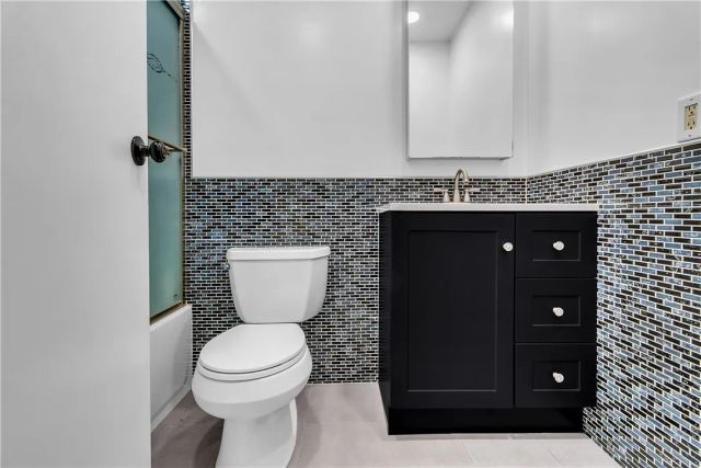 9903 Karmont, South Gate, CA 90280