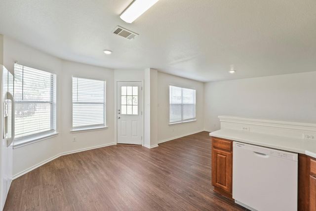 211 Remington RUN, Bastrop, TX 78602
