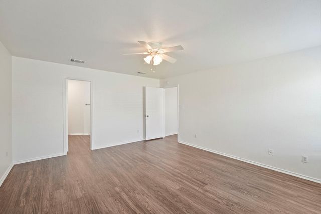 211 Remington RUN, Bastrop, TX 78602