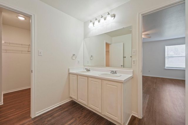 211 Remington RUN, Bastrop, TX 78602