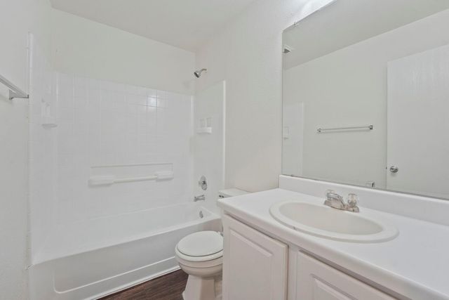 211 Remington RUN, Bastrop, TX 78602