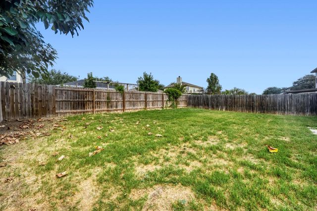 211 Remington RUN, Bastrop, TX 78602