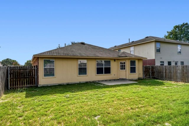 211 Remington RUN, Bastrop, TX 78602