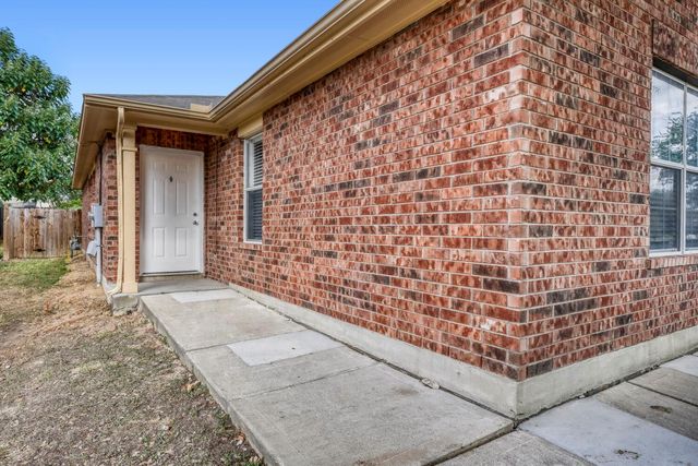 211 Remington RUN, Bastrop, TX 78602