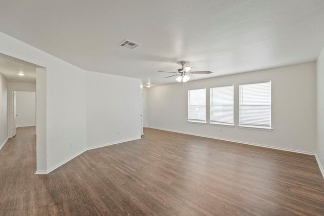 211 Remington RUN, Bastrop, TX 78602
