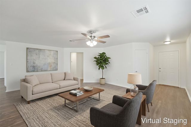 211 Remington RUN, Bastrop, TX 78602