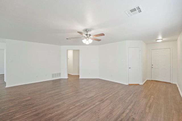 211 Remington RUN, Bastrop, TX 78602