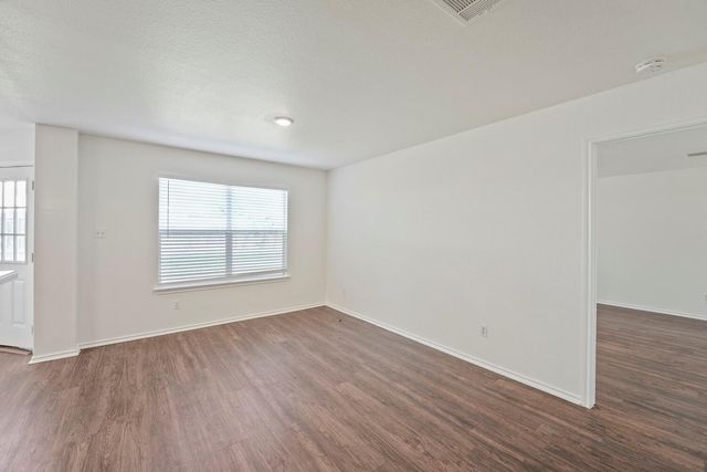211 Remington RUN, Bastrop, TX 78602